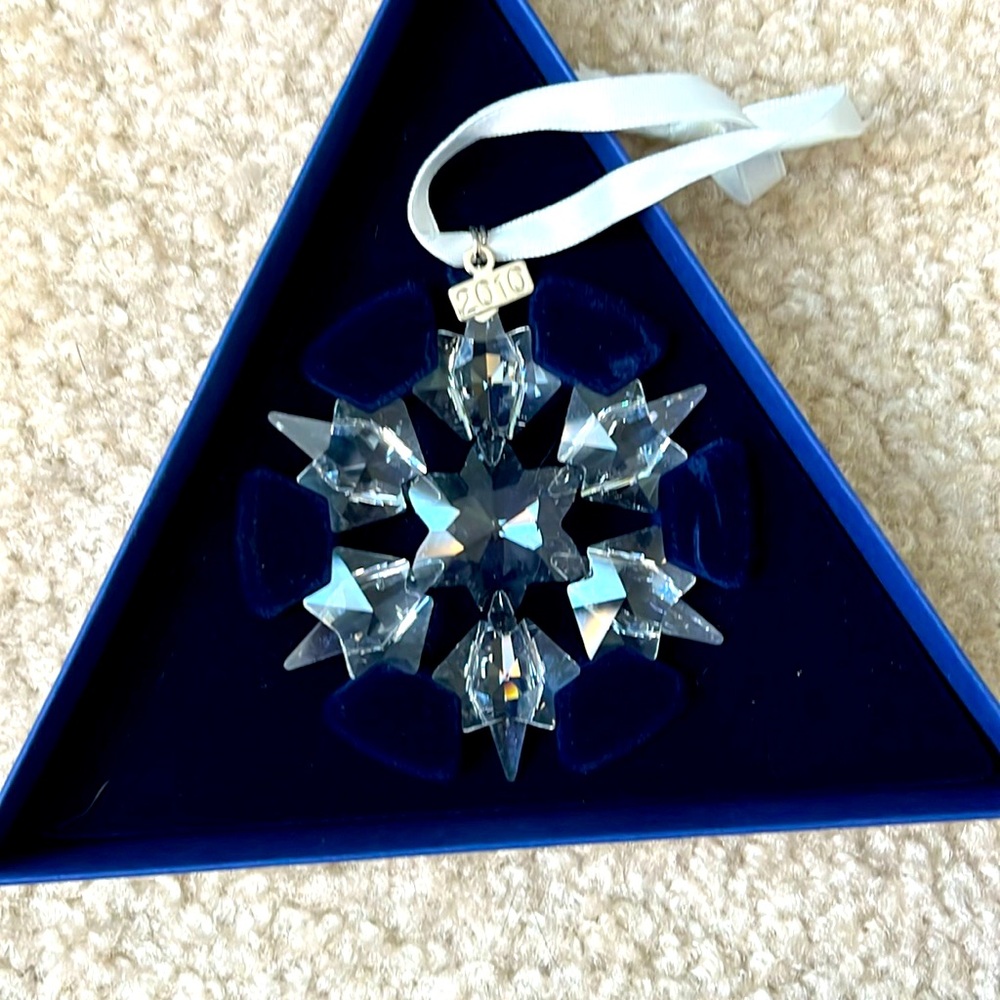 2010 Swarovski Christmas Ornament